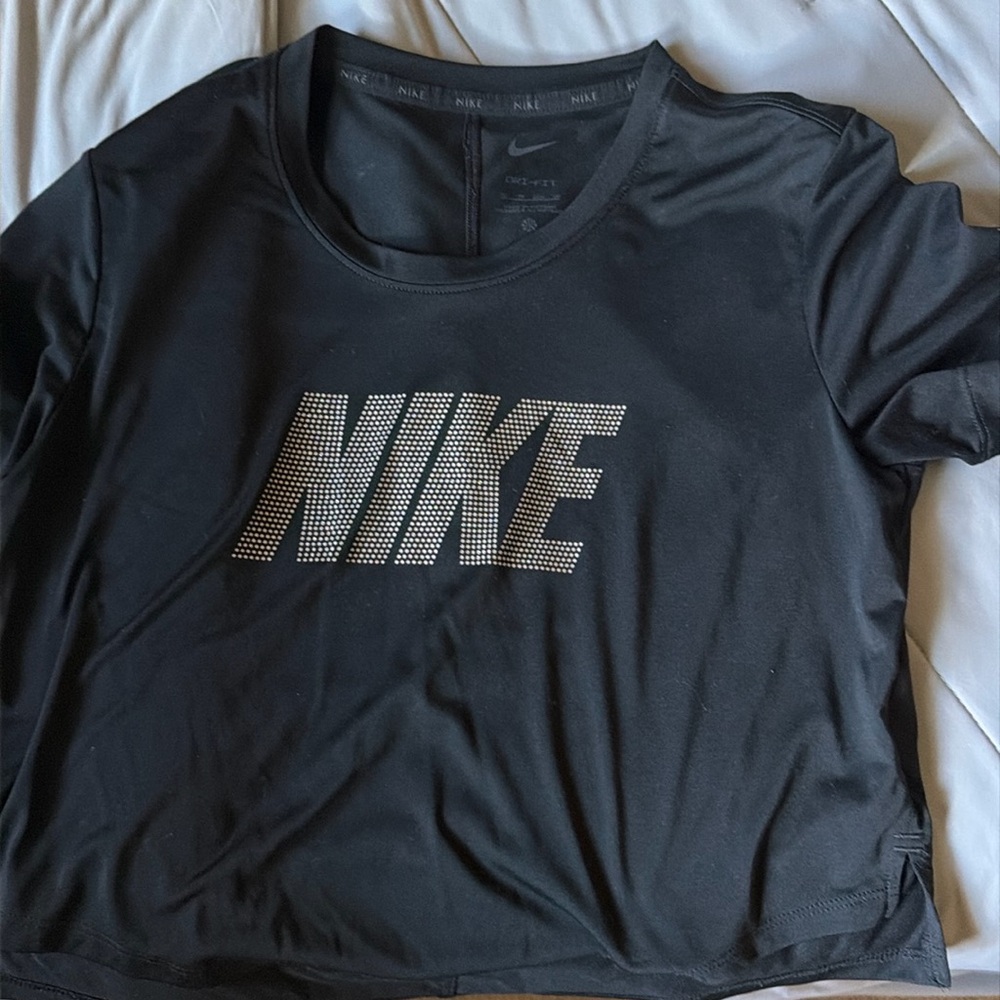 Nike Dri-Fit Crop Top Workout Shirt in XS